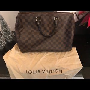 Authentic Louis Vuitton Damier Speedy 35
